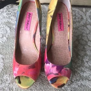 Betsey Johnson Bridgitt Pump